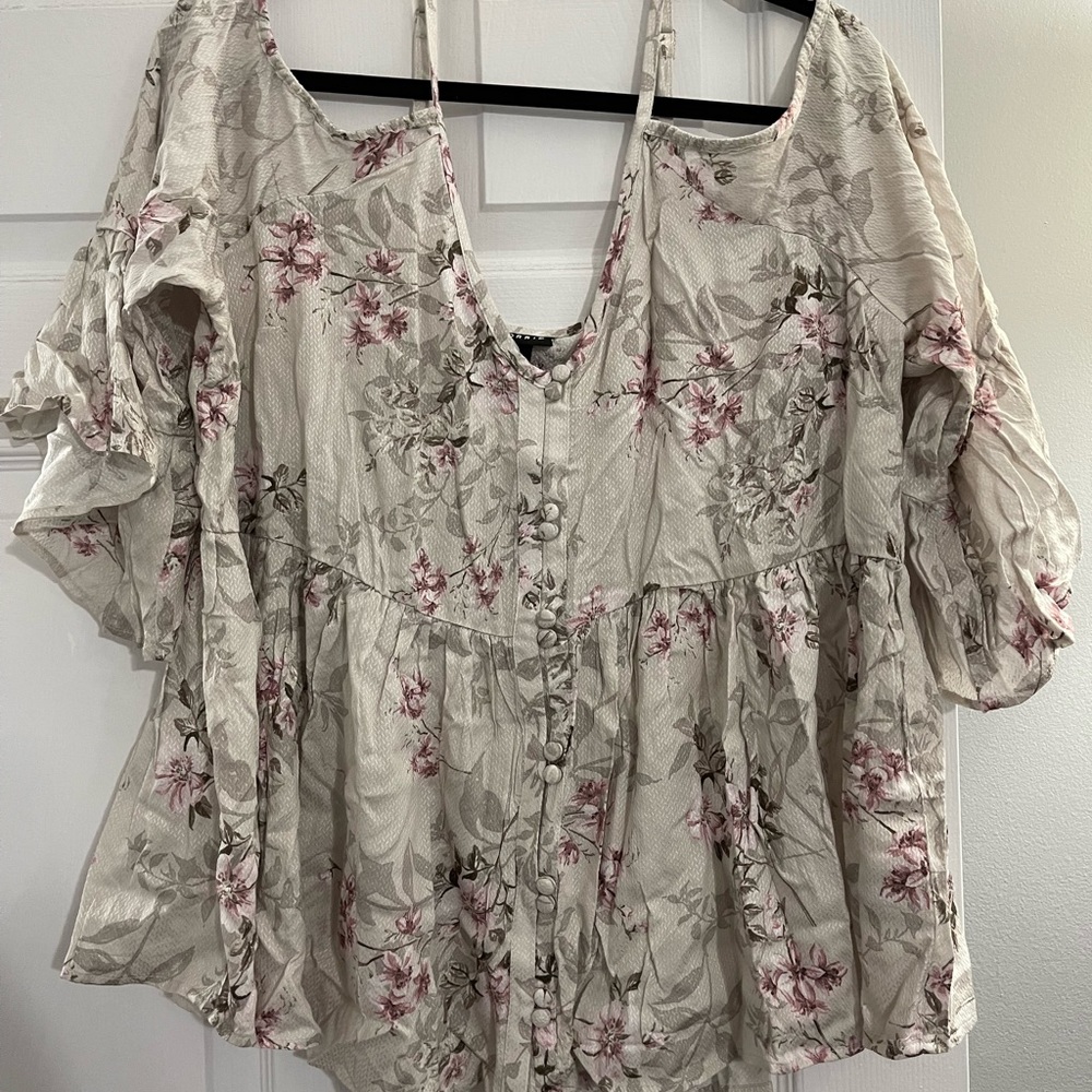 NWT- torrid cold shoulder button down blouse